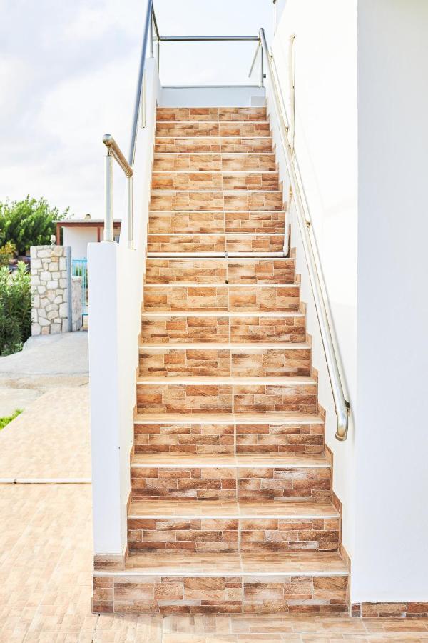 Nerida Beachfront Villas Plimmiri エクステリア 写真